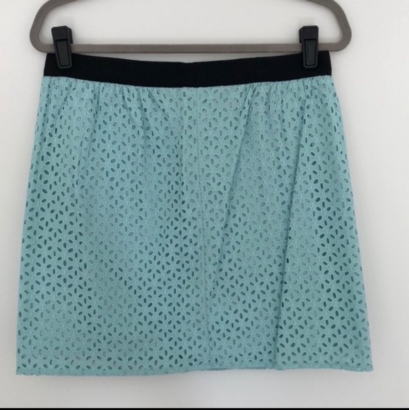 Ann Taylor Loft Petite Eyelet Side Zip Mini Skirt in Tiffany Aqua Blue 00P - Picture 3 of 9
